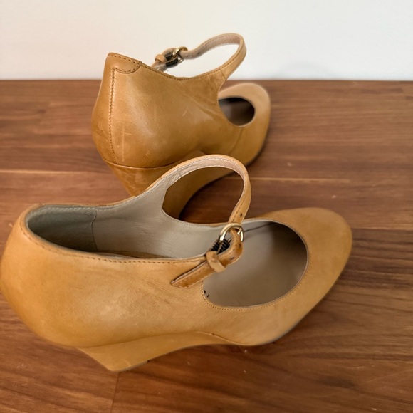 Pour La Victoire Mary Jane Wedge Heel Pumps in Soft Camel Leather, size 8 - Picture 9 of 14
